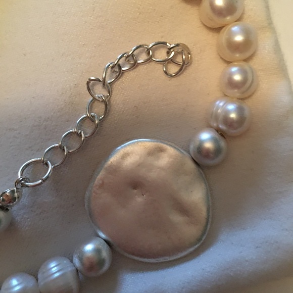 Faux pearl necklace with silvertone accent. - Picture 4 of 12